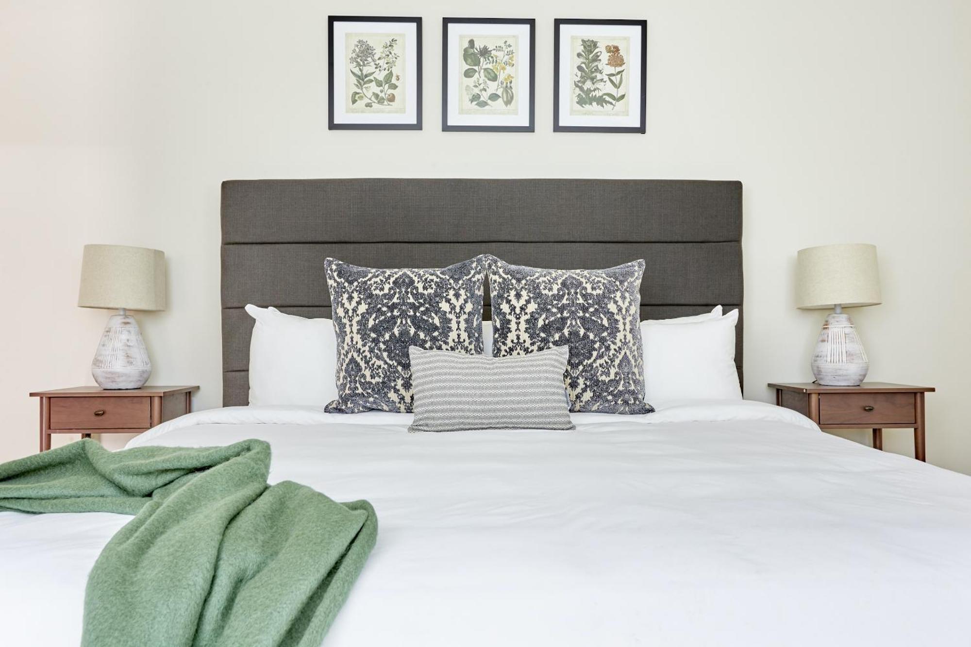 Sonder By Marriott Bonvoy The Broughton Apartments Historic District Savannah Room photo